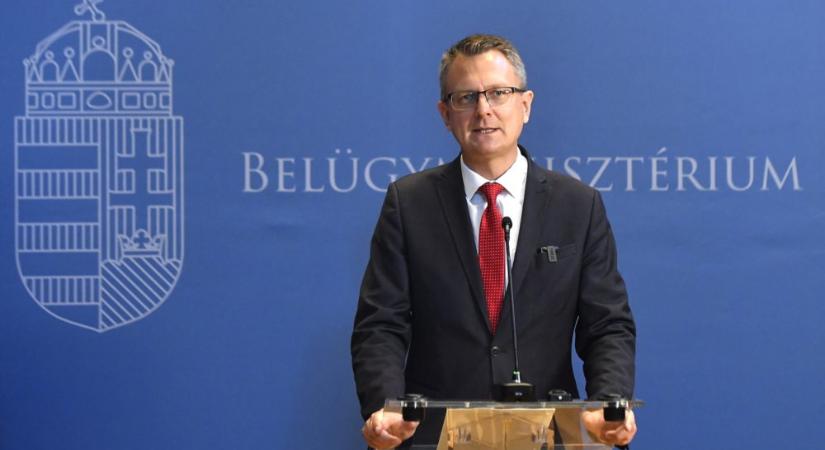 Rétvári Bence: Az őseink által ránk hagyott hagyományok büszkeségre adnak okot