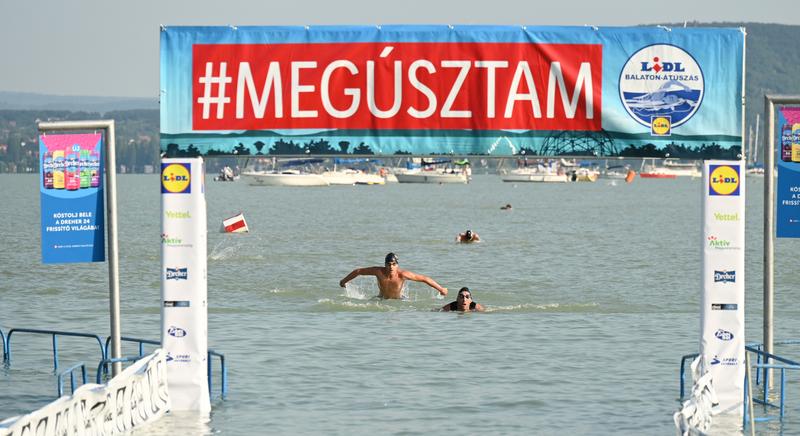 Rekordlétszám a Balaton-átúszáson
