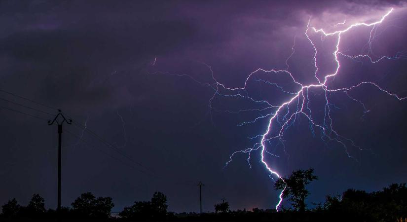 Elektromos hegedűn játszott a 18 éves fiatal, amikor belecsapott a villám