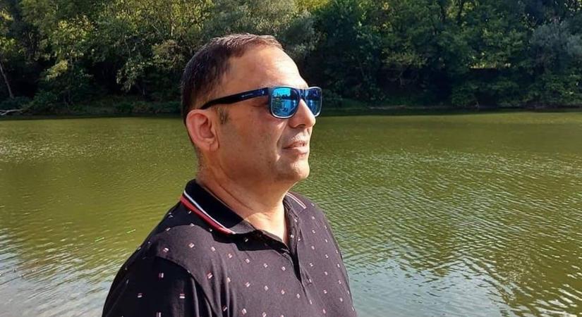 53 évesen teljesítette a tűzoltóknak is kihívást jelentő lépcsőfutást (videóval)
