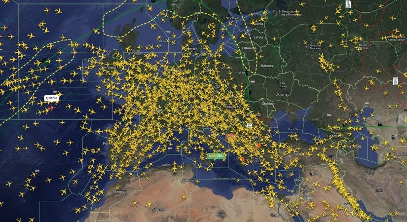 Gépóriások lepték el az égboltot