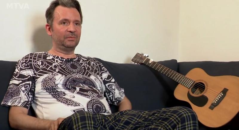 Csak "tiszta" dalokat szeretne írni - Bérczesi Róbert öt éve számolt le drogfüggőségével