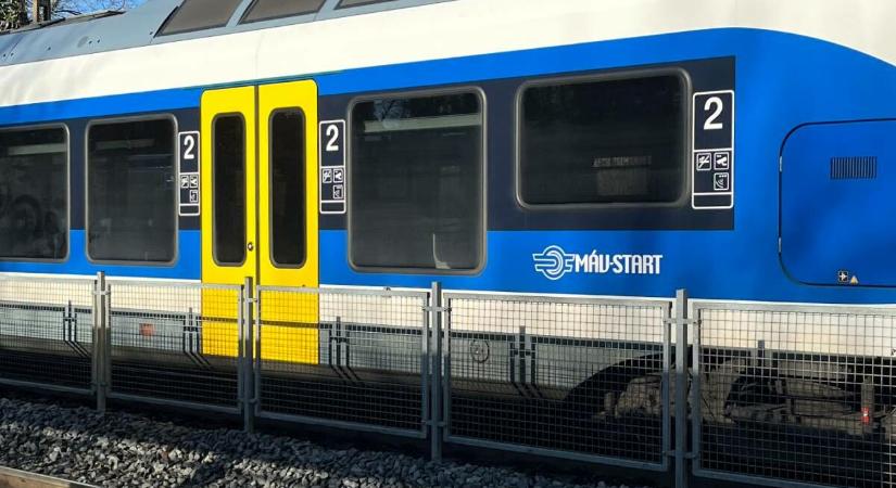 Összeomlott a vonatközlekedés a győri fővonalon