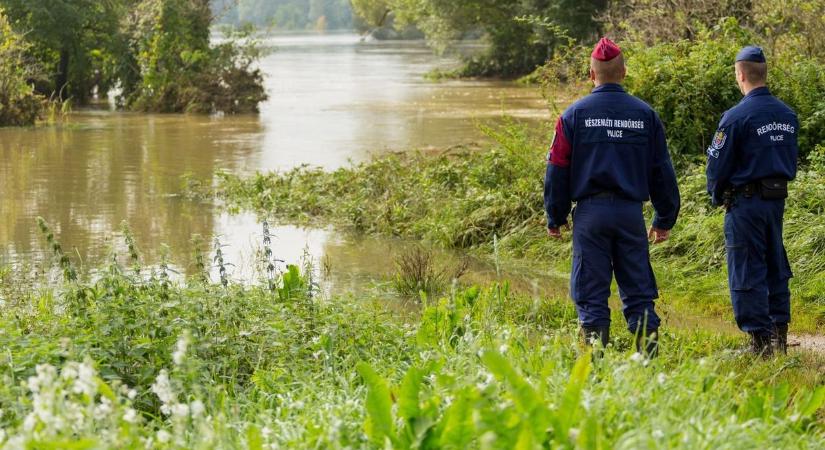 Rémisztő segélykiáltás törte meg a hajnali csendet a békési fürdővárosban – egy nő fuldoklott a csatornában