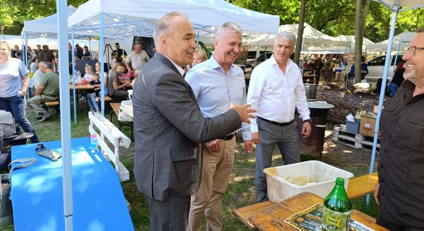 A vadászat segít fenntartani az egyensúlyt a természetben – mondta Nagy István agrárminiszter Gávavencsellőn