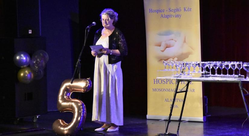 Hospice-ház: ötszáz beteg kezét fogták az utolsó napokon