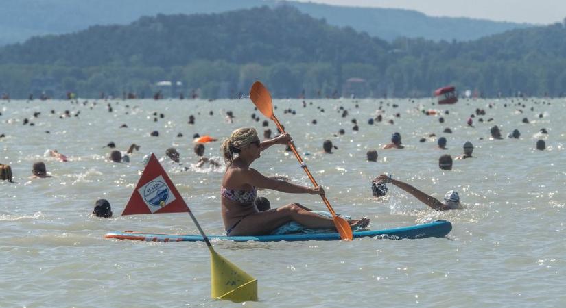 Minden rekordot megdöntött idén a Balaton-átúszás