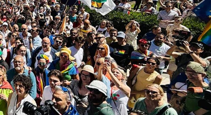 Pride – Budapest -„Fotel-büszkéknek” élőben!