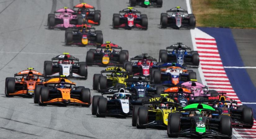 Fejre álló autó és utolsó körös négyes baleset borzolta a kedélyeket az F2-es sprintfutamon