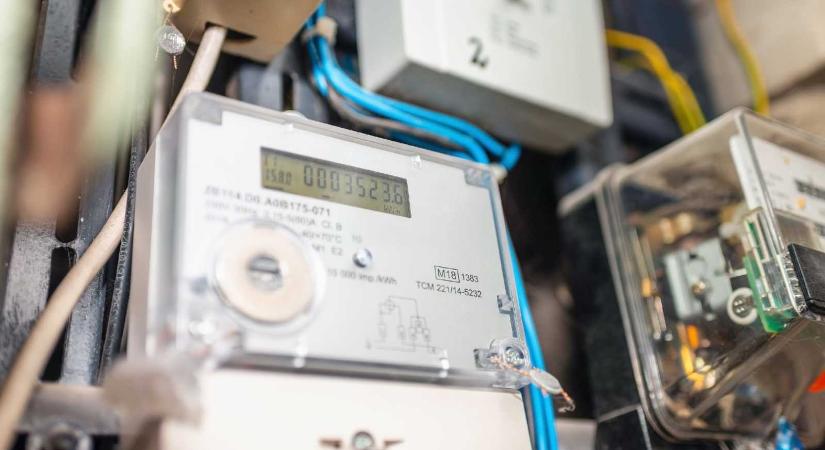 Közel egymilliárd lejt különítenek el az áramfogyasztók támogatására