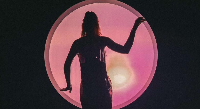 Az elménk és a képzeletünk legmélyebb zugaiba repít – Megnéztük a Phantom Visions kiállítást