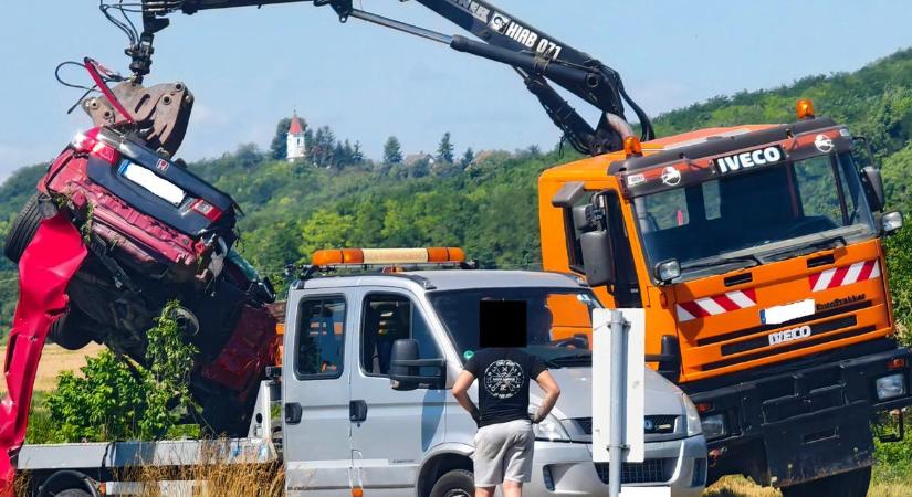 Estére állhat helyre a közlekedés - elhunyt a Pécsről induló vonattal ütköző sofőr