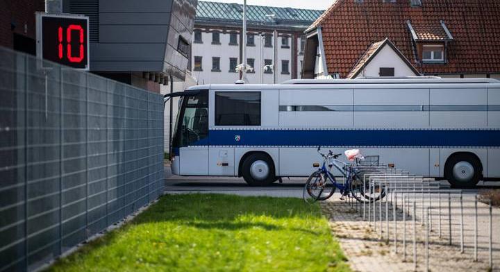 Ilyen volt egy rabszállító jármű 100 évvel ezelőtt