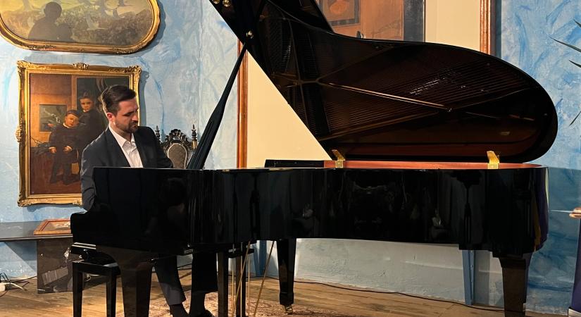 Prelűdök Varsótól New Yorkig – Kovács Gergely zongoraművész koncertje a Csigó Malomban
