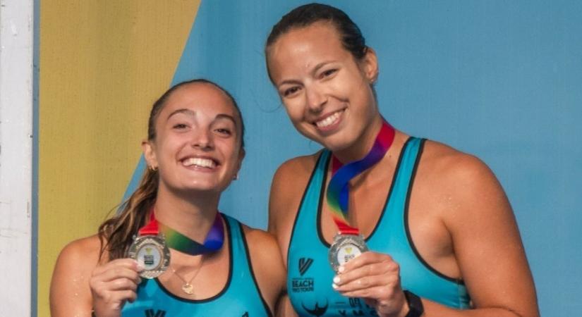 Sporttörténelmi röplabda-sikert arattak a tatai lányok a kínai homokon