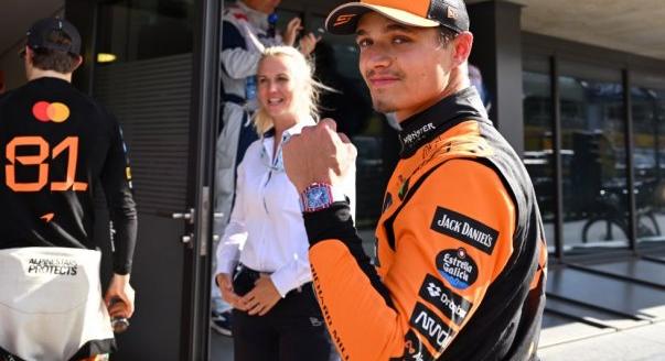 Norris-fölény és Verstappen-pletyka: szombati F1-es hírek