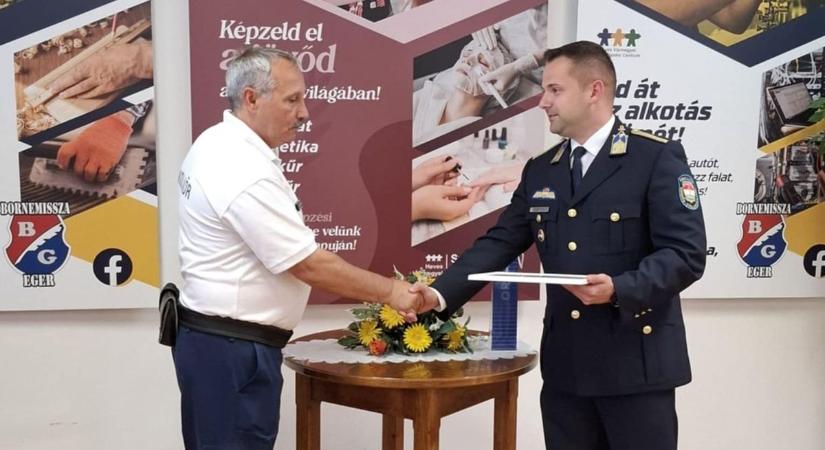 Országos elismerést kapott egy egri iskolaőr
