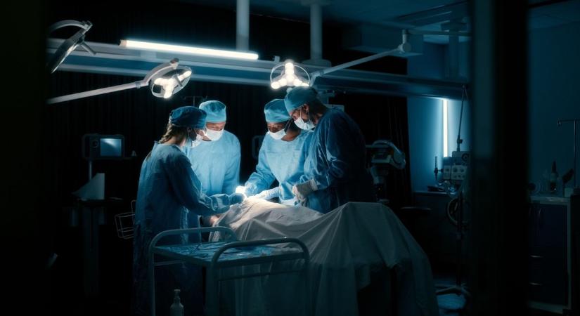 Hazánkban elsőként egy kisfiú kapta a világ első okos cochleáris implantátumát