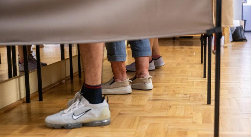 Két településen is voksolnak a kánikulában