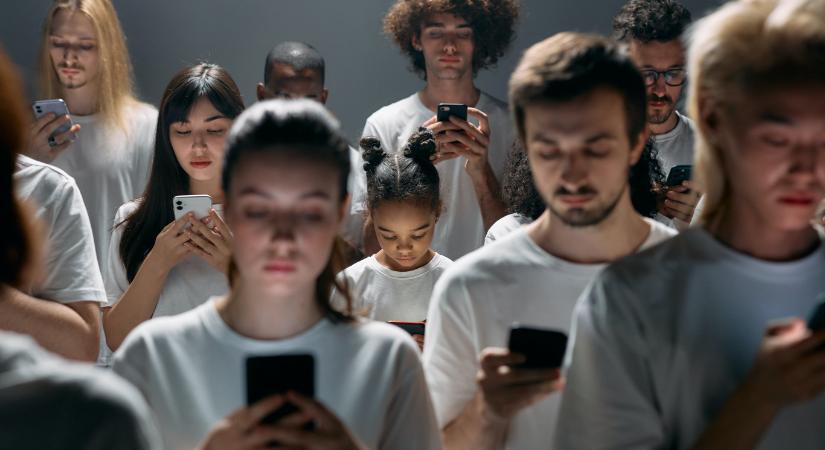 „Úgy uralták le az életünket a monitorok, hogy mi ezt nagyon szívesen hagytuk”