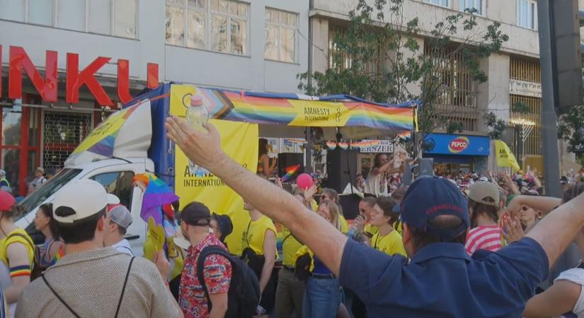 Elképesztő tömeg: ilyen volt a Pride belülről – videó