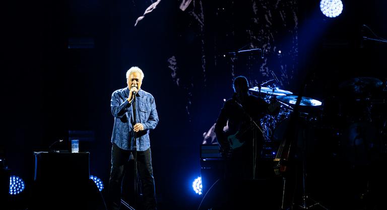 Sir Tom Jones megtáncoltatta az magyarokat, ujjongva ünnepelte a közönség
