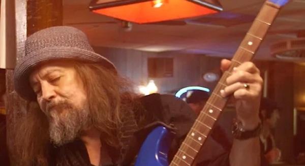 Elkapták Ozzy egykori gitárosa, Jake E. Lee támadóit
