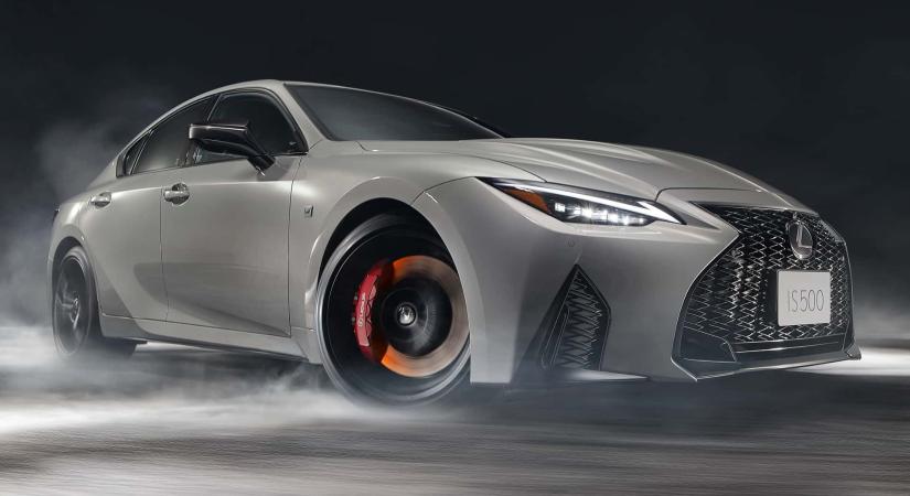 Furcsa nevű szériával búcsúzik a legerősebb Lexus IS