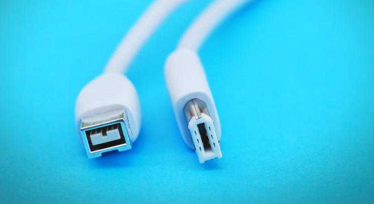 Megszűnik egy csatlakozó, retteghetnek az iPod tulajdonosok