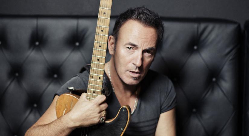 Fémdarab zuhant a közönségre Bruce Springsteen koncertjén