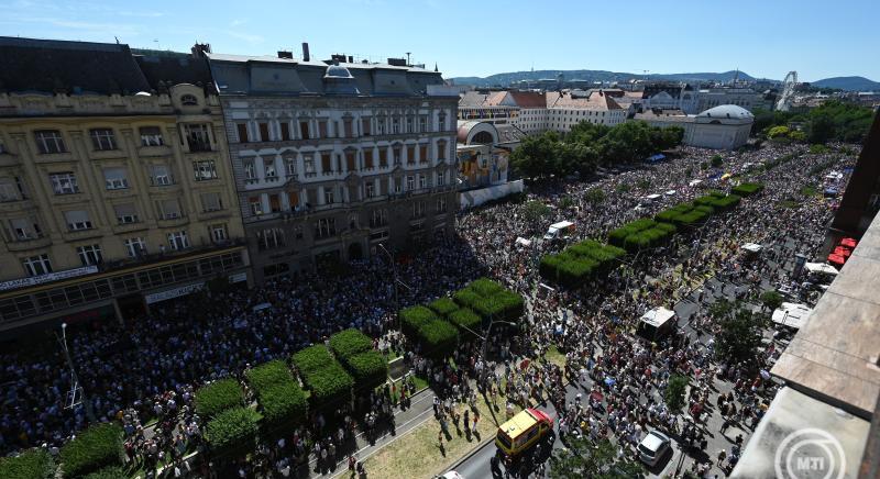 „Orbán Viktor csapdába csalta az ellenzéket”