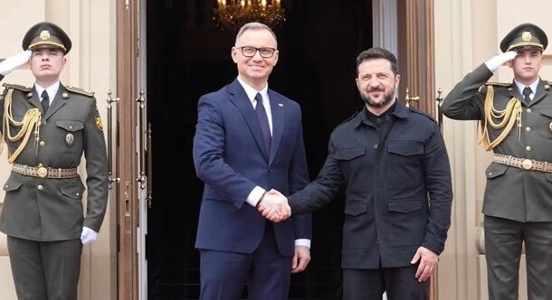 Zelenszkij kitüntette Andrzej Duda lengyel elnököt