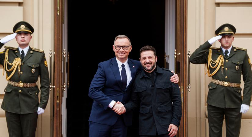 A leköszőnő lengyel elnök búcsúlátogatást tett Ukrajnában