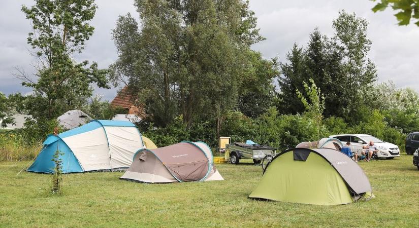 Sok helyen illegális felverni a sátrat a Bükkben is