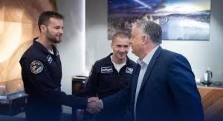A világűr jelentkezik: Orbán Viktor hamarosan Kapu Tiborral beszélget