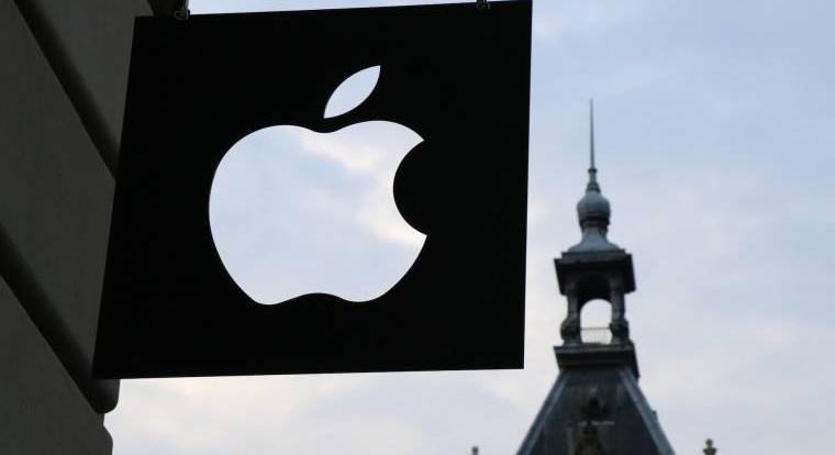Kiszivárgott: ilyen lehet az Apple első hajlítható iPhone-ja