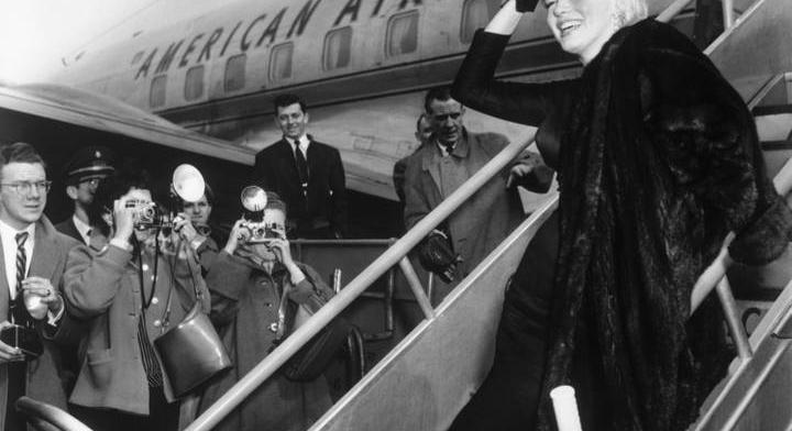 II. Erzsébet és Marilyn Monroe furcsa találkozása: hihetetlen, de éppen egyidősek voltak