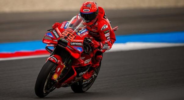 Marc Marquez utolérte Agostinit, Alex Marquez megsérült