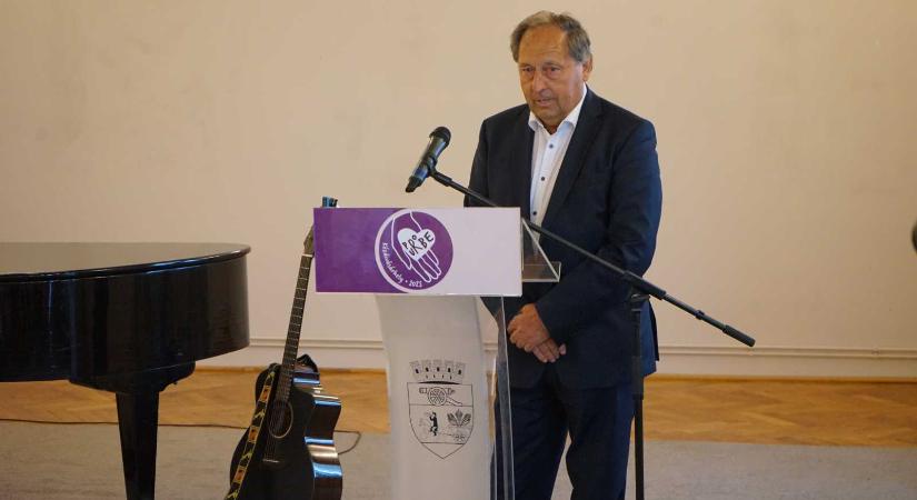 Dr. Mucsi Mihály kapta a Pro Urbe díjat Kézdivásárhelyen