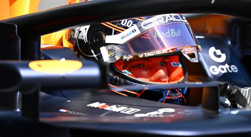 Max Verstappent az első körben kiütötték Ausztriában, Sainz autója kigyulladt