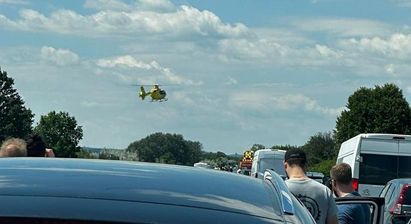 Halálos baleset a magyar autópályán – szemtanúk szerint többen kirepültek az autóból