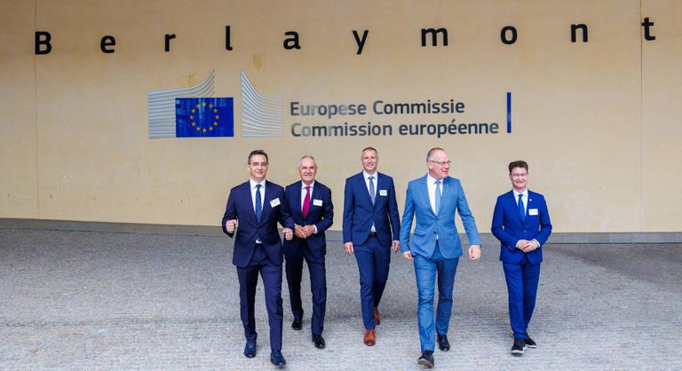 Különleges magyar delegáció utazott Brüsszelbe, fontos kérdésről győzködték a biztosokat