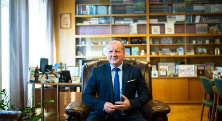 Simicskó István: Rekordösszeget fordítunk a családok támogatására