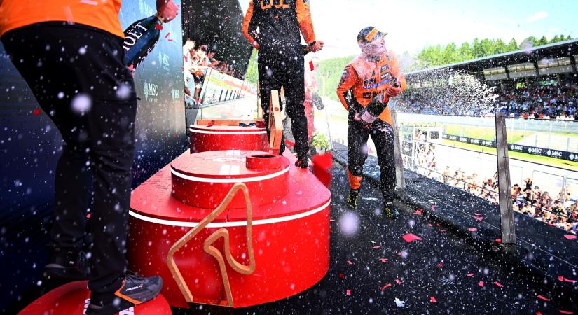 70 év után meglepő arc bukkant fel az F1-dobogón