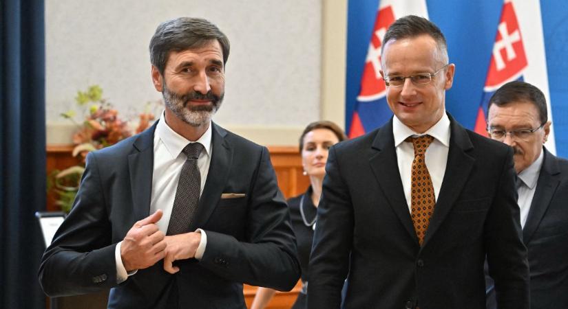 Az ukrán-orosz konfliktusnak nincs katonai megoldása, közölte a szlovák külügyminiszter