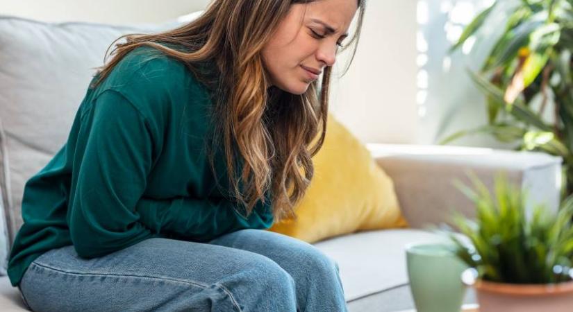 7 gyógynövény, amely enyhíti a menstruációs panaszokat – Leteszteltük, működik