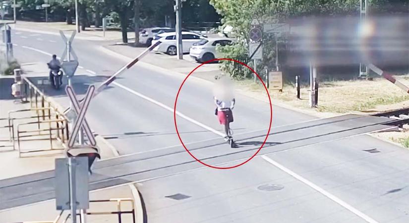 Repkedtek a csekkek a rollereseknek – piroson a síneken át, volt, aki ittasan
