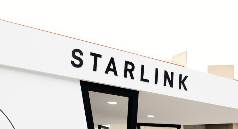 Iránban betiltják a Starlinket, börtön vár azokra akik a jövőben is használják