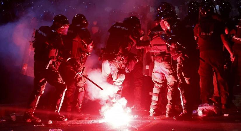 Súlyos összecsapások történtek Szerbiában: a házelnök polgárháborút emleget (VIDEÓ)