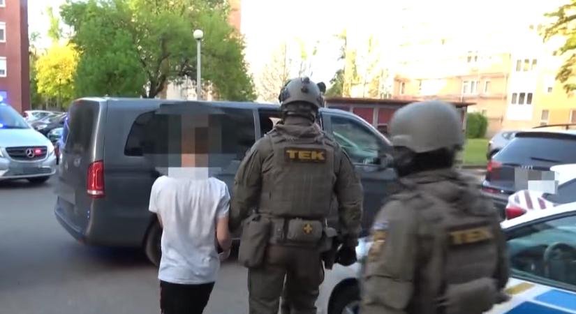 Robbantással fenyegetőzött egy 16 éves érdi fiú, a bíróságon azt mondta, csak nagyobb nézettséget akart a TikTokon